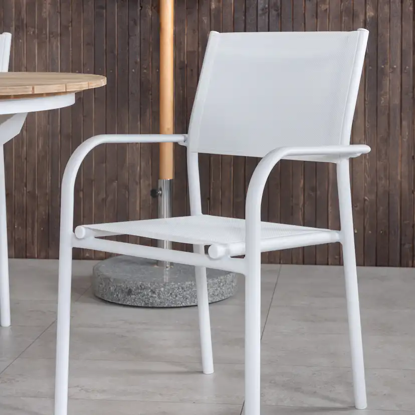 Matgrupp Venture Home Mendi Rund med 4 Sami Stolar