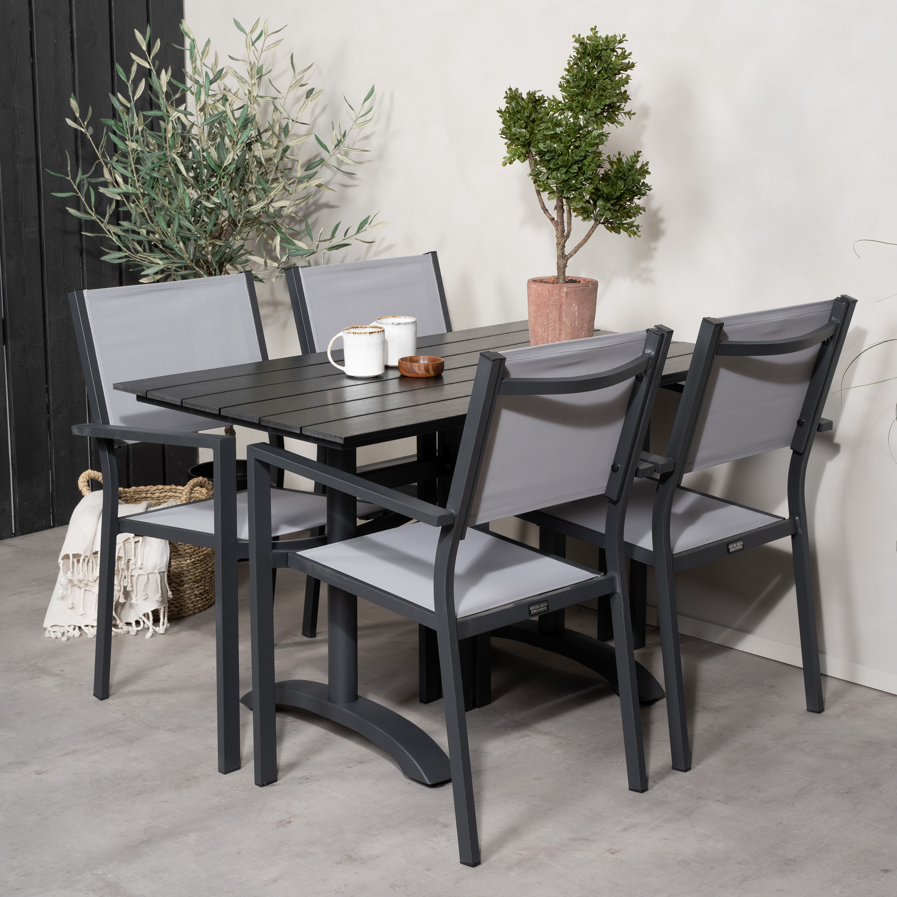Cafégrupp Venture Home Dolly med 4 Copacabana Matstolar