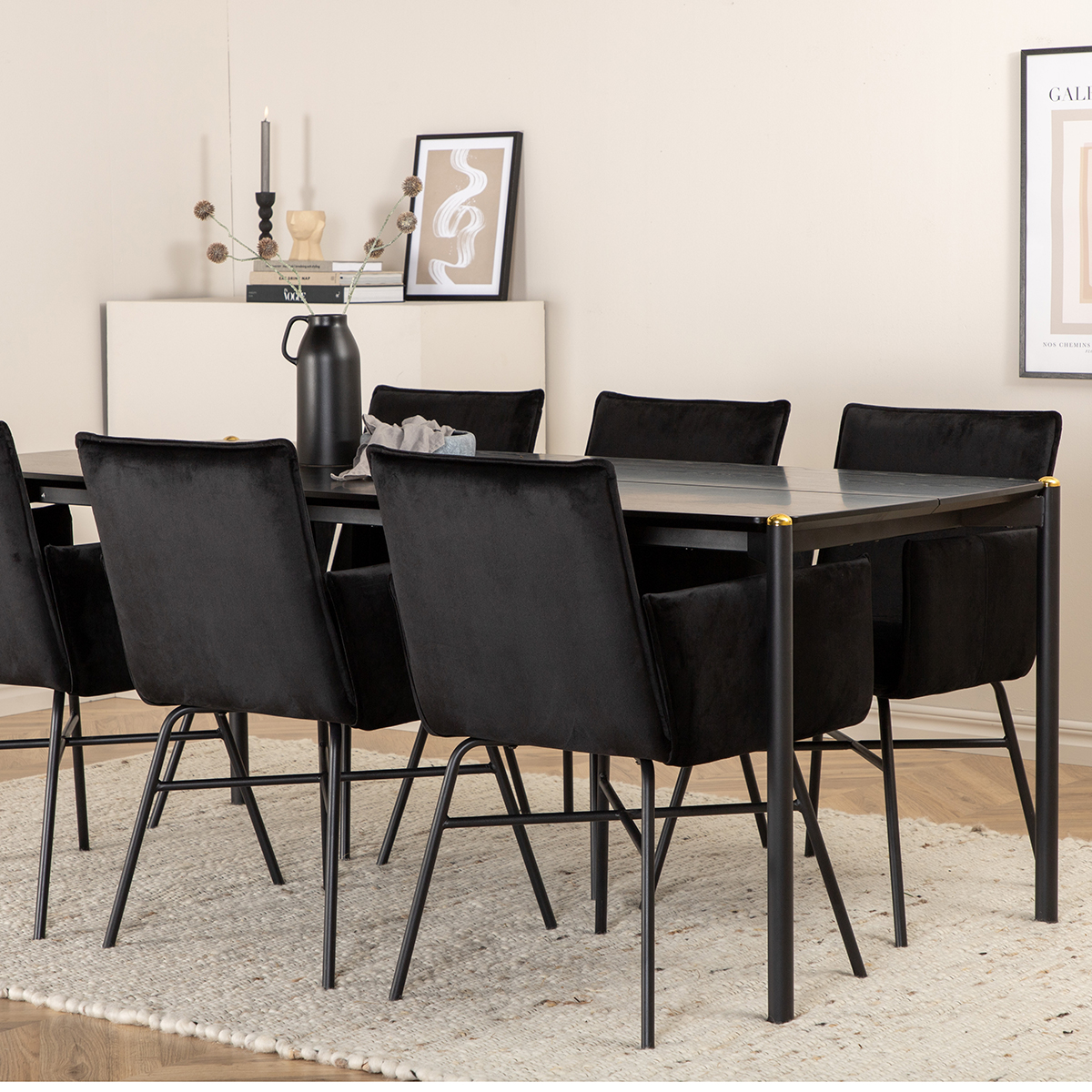 Matgrupp Venture Home Paris matbord och Annika matstol