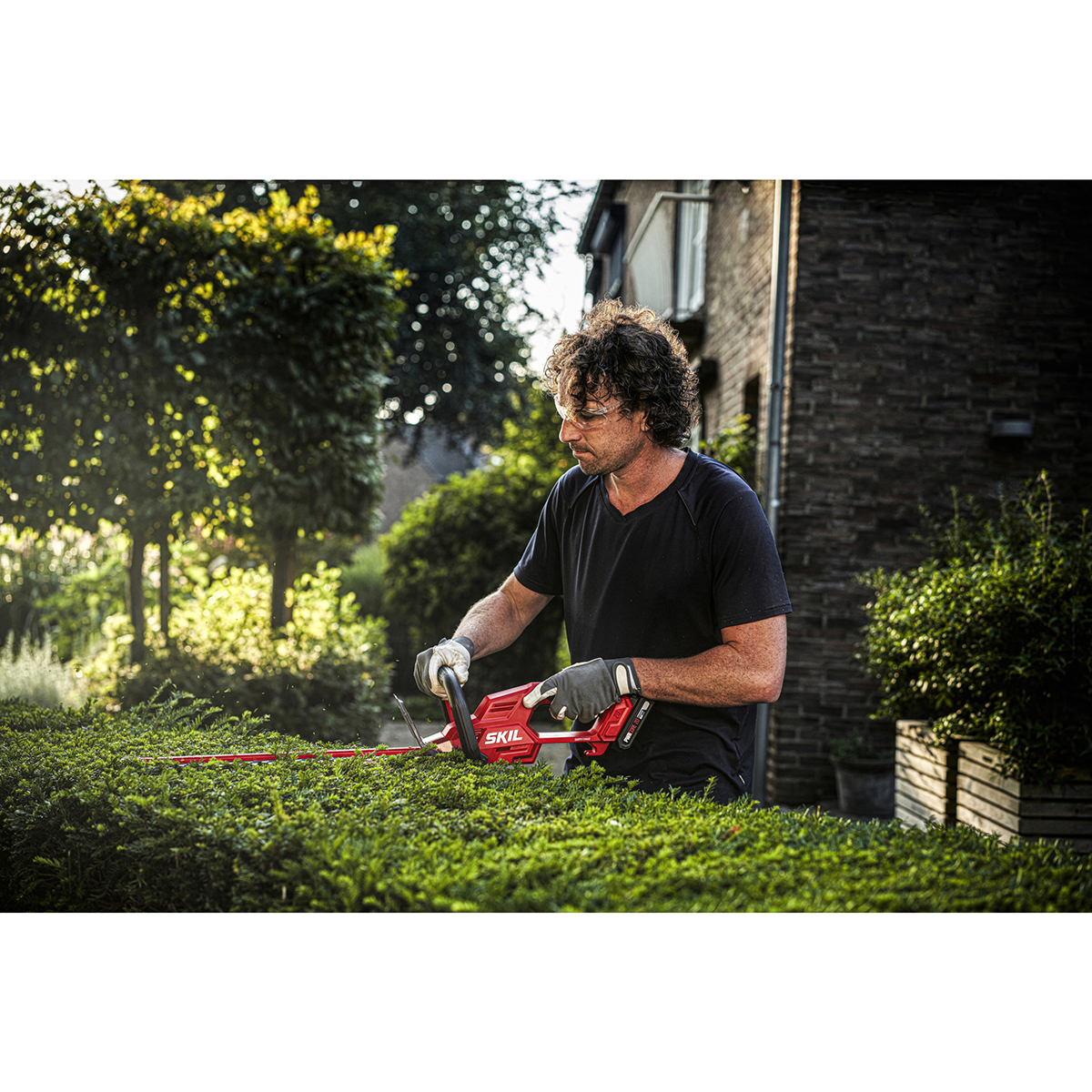 Häcksax SKIL 0438 CA Kolborstfri Batteridriven