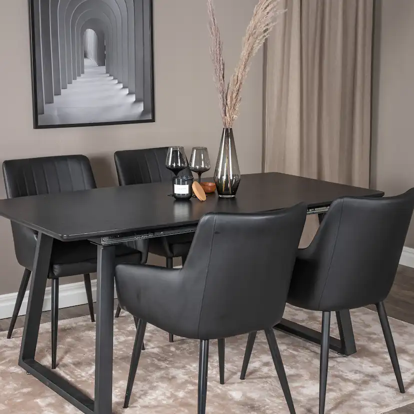 Matgrupp Venture Home Ina med 4 Corina Stolar Konstläder