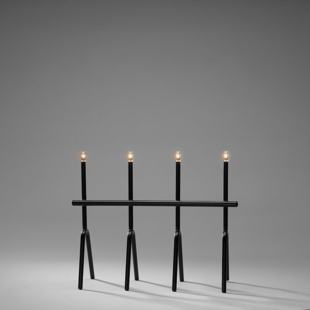 Elljusstake metall svart 4 LED H: 390 mm