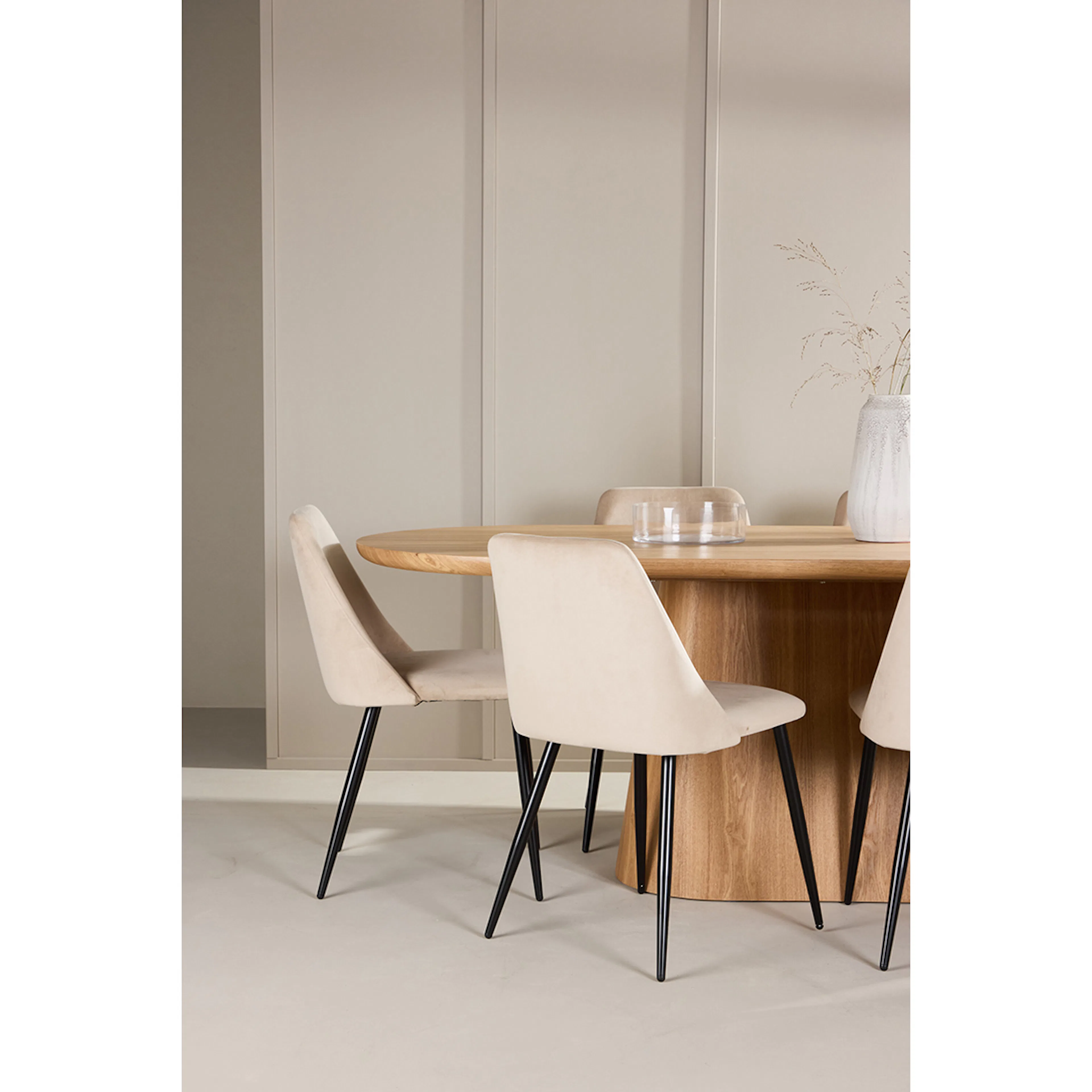 Matgrupp Venture Home Stjärnö med 6st Night Matstolar