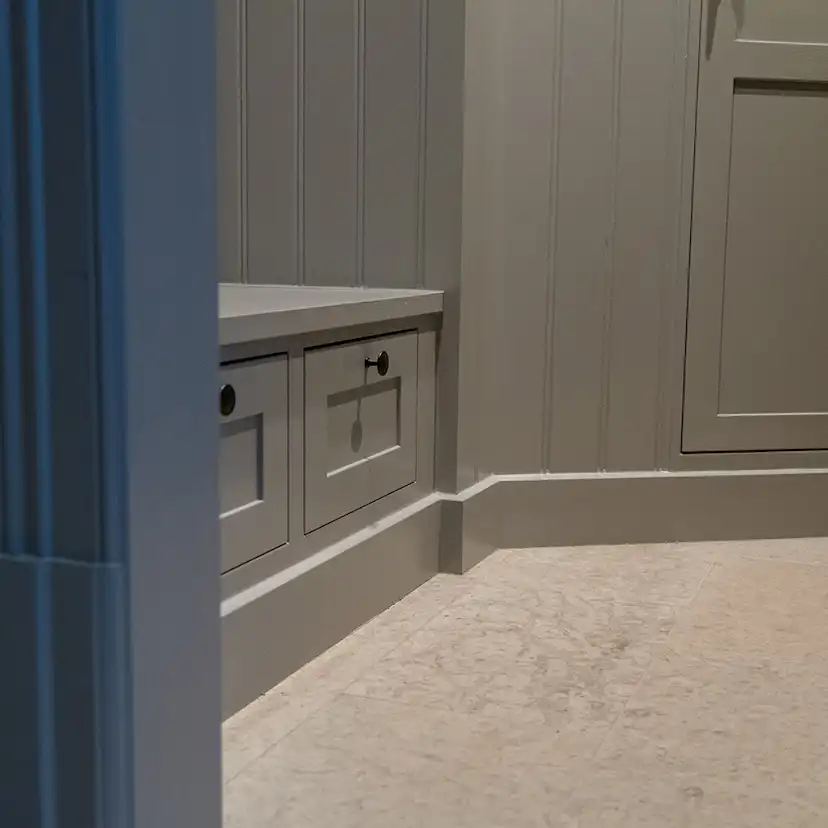 Kalksten Italian Marble Lindholmen 300 mm Fallande Längd Slipad