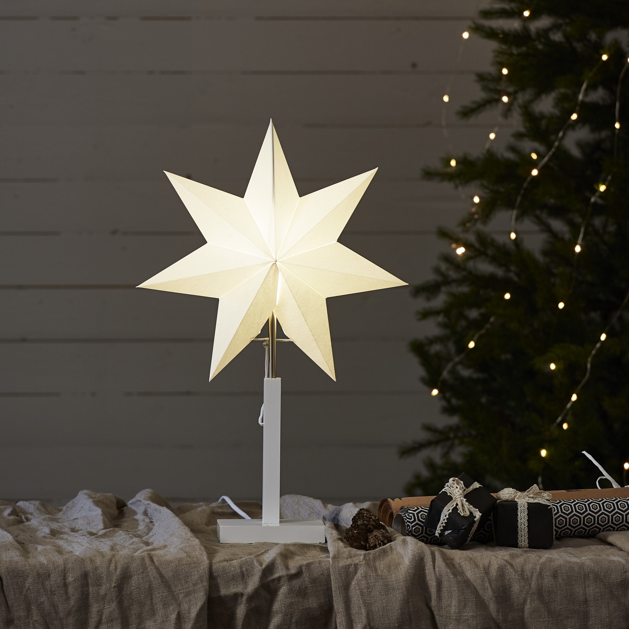 Adventsstjärna Star Trading Karo Vit