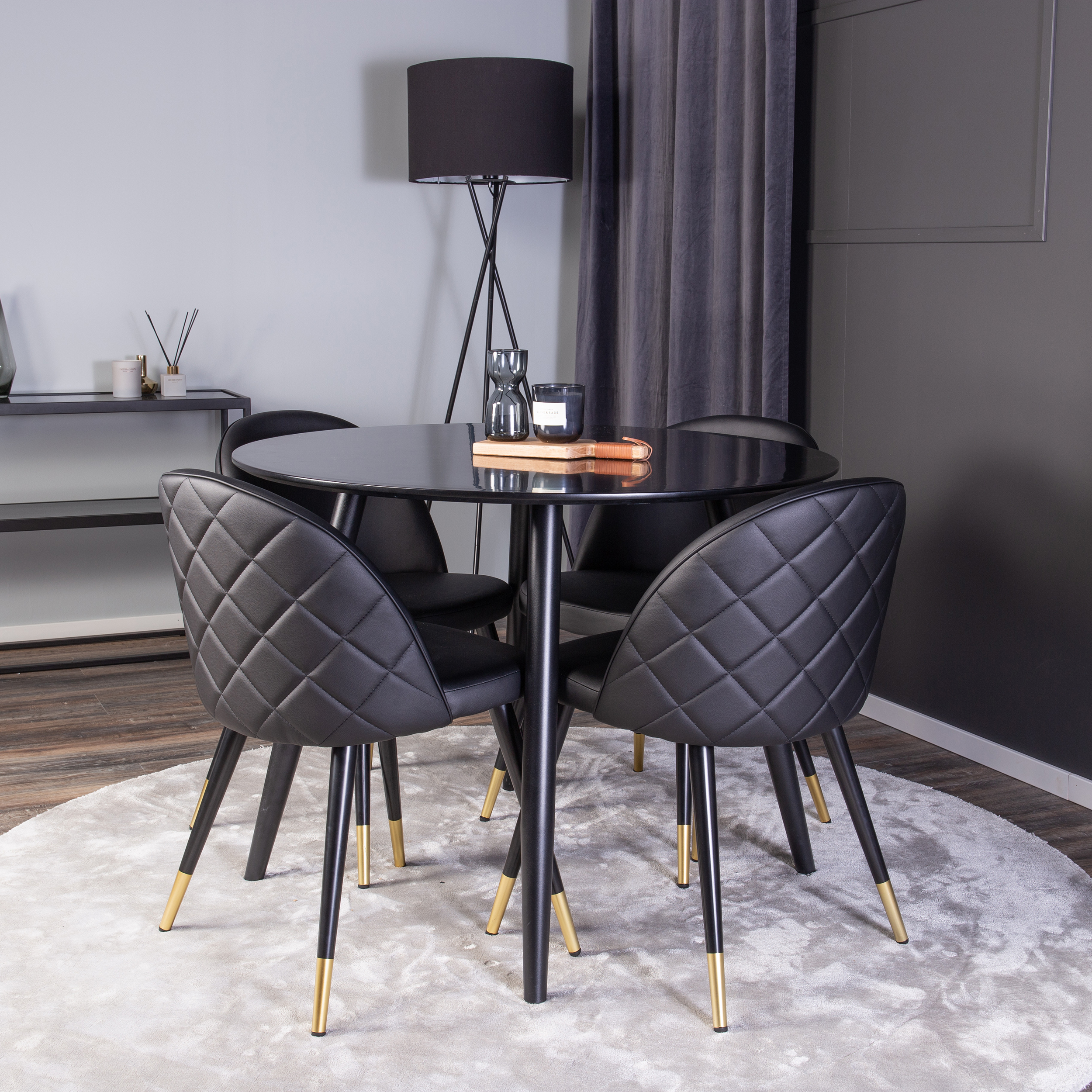 Matgrupp Venture Home Plake med 4 Valentina Stolar Läder