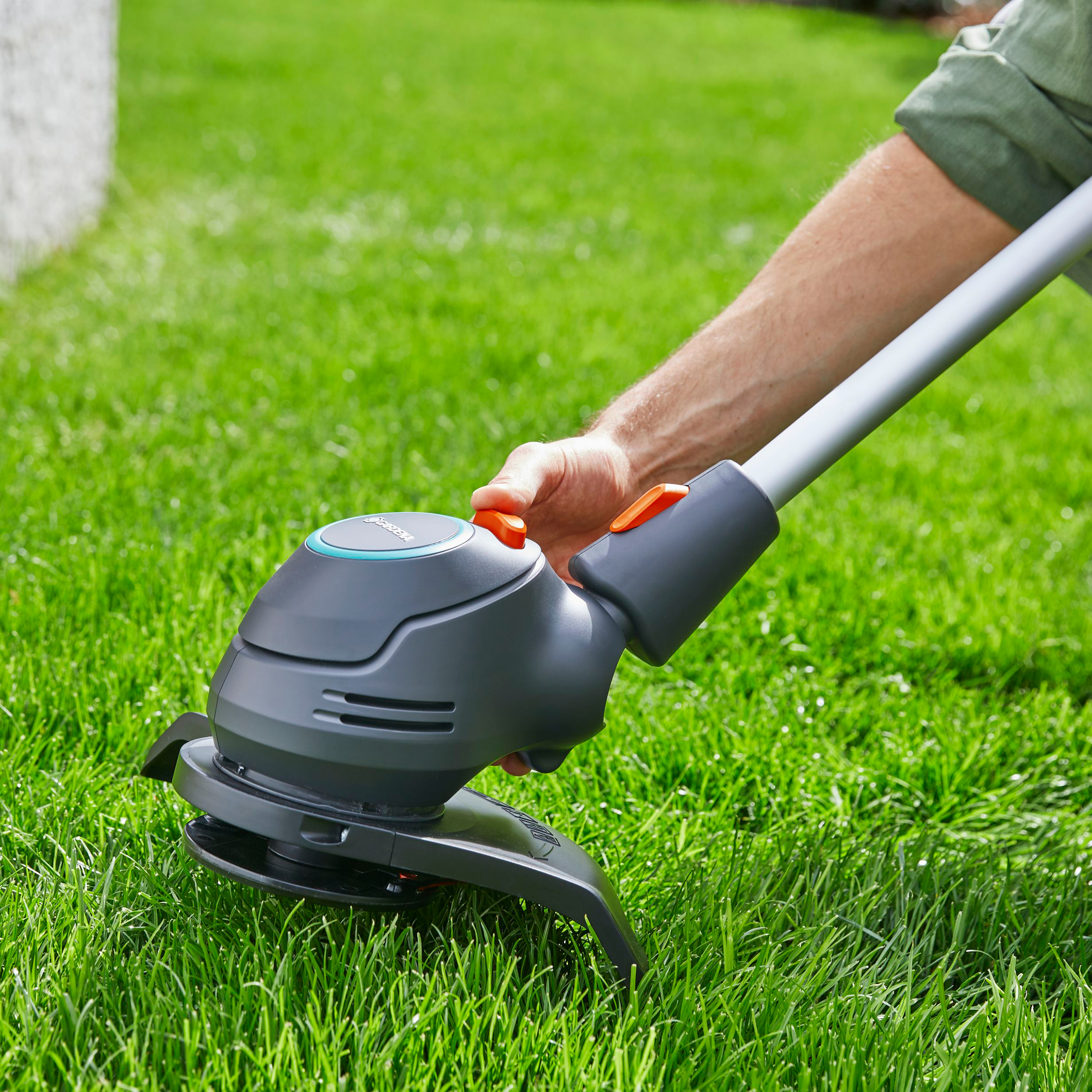 Grästrimmer Gardena ComfortCut Li-18/23 utan Batteri