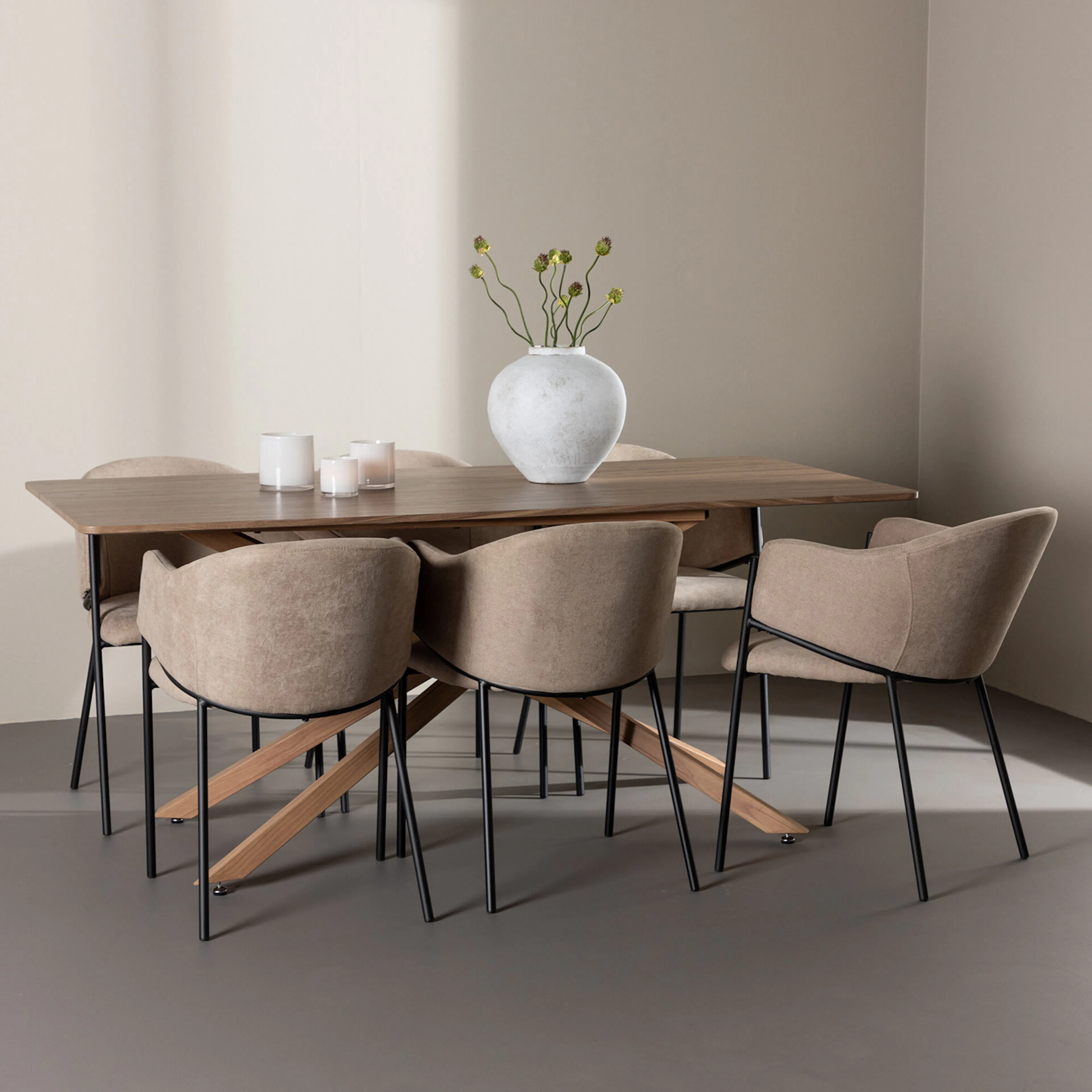 Piazza Dining Table with Evelina Dining Chair Mocka/Beige