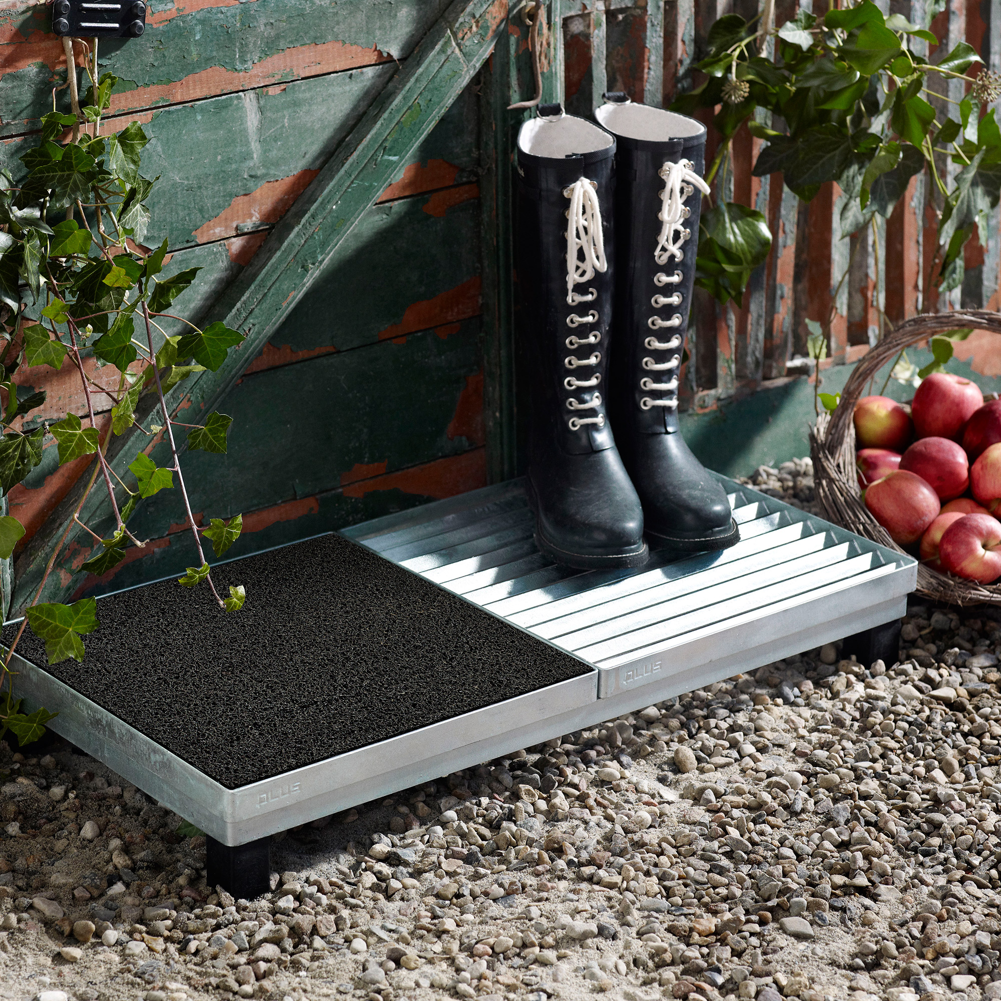 Ställning PLUS Cubic för Entrégaller