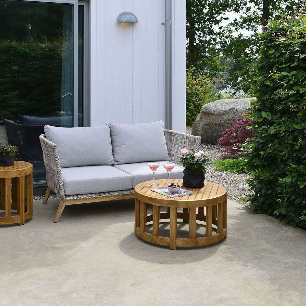 Träbord Hillerstorp Himmelsnäs Ø 80 cm, Runt Utebord i Teak