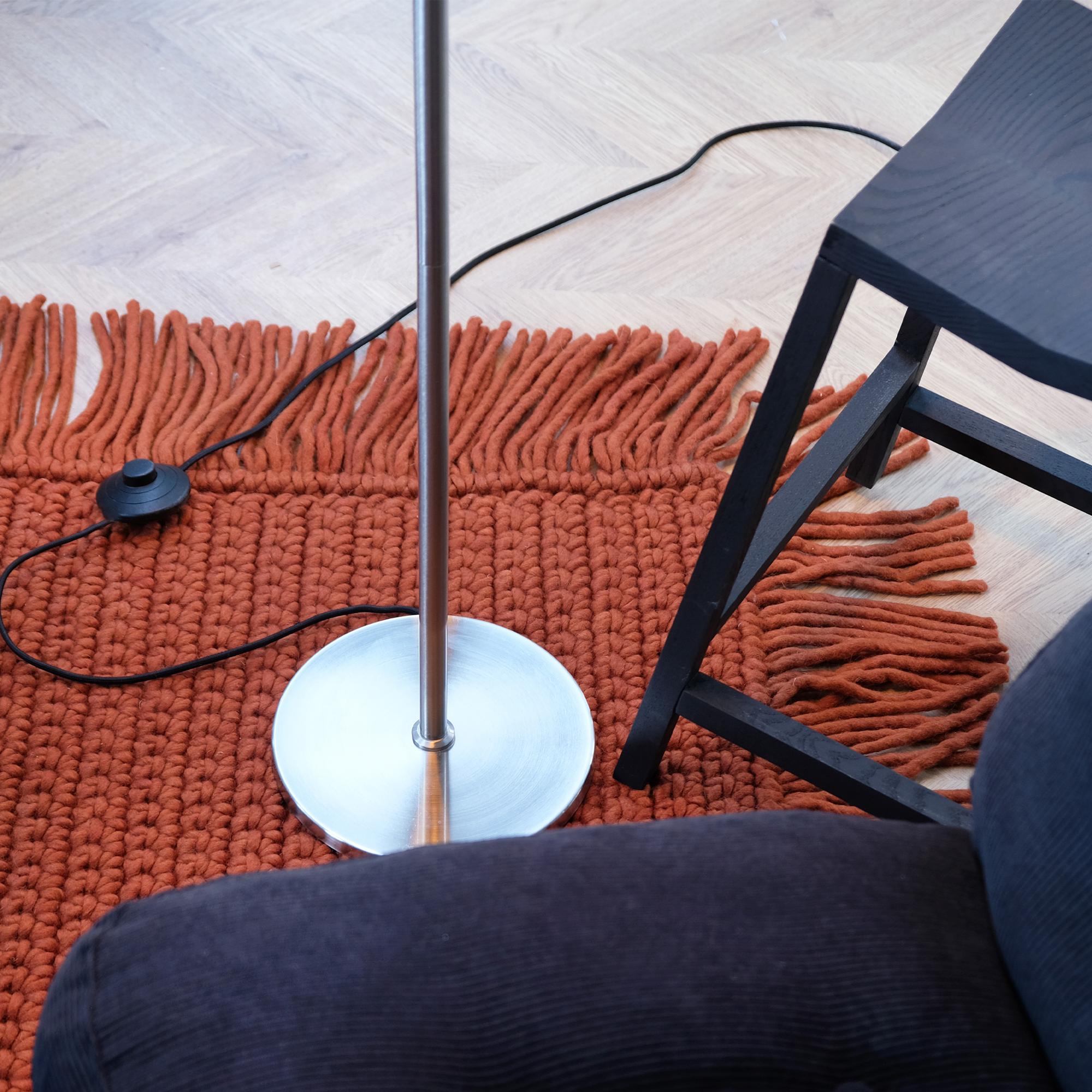 Golvlampa Dyberg Larsen Oulu