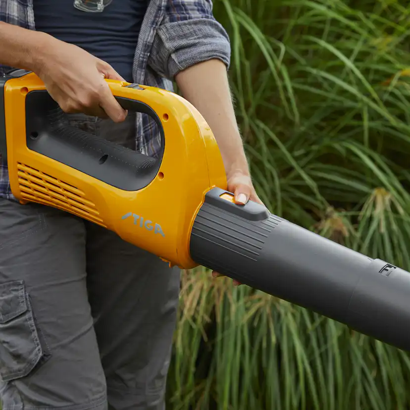 Lövblås STIGA BL 100 E Med Batteri & Laddare