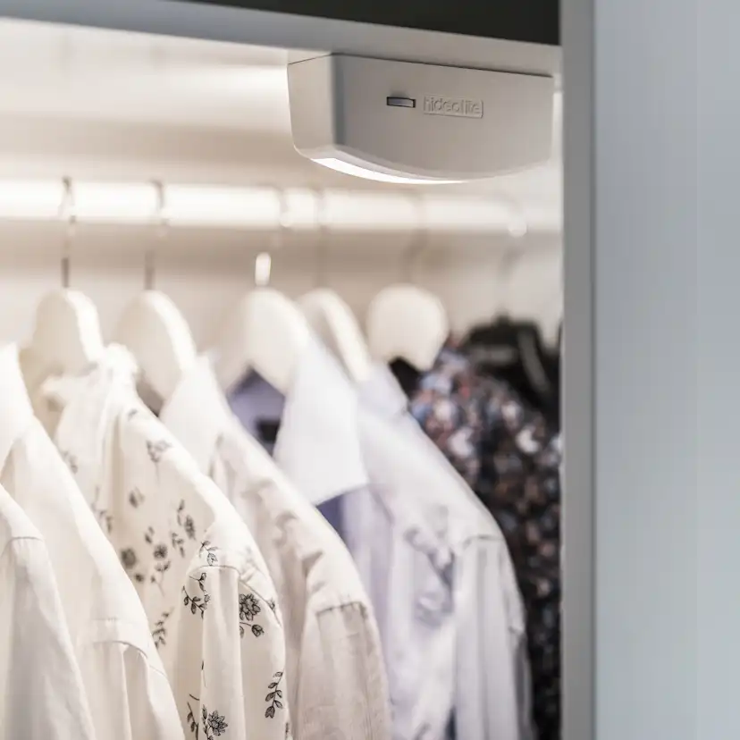 Garderobsbelysning Hide-a-lite Kloss