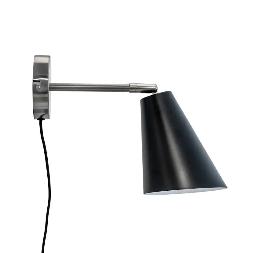 Vägglampa Dyberg Larsen Oswald