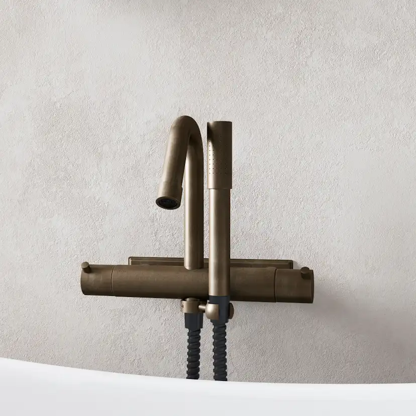 Badkarsblandare Mora Izzy Rustic med Handdusch
