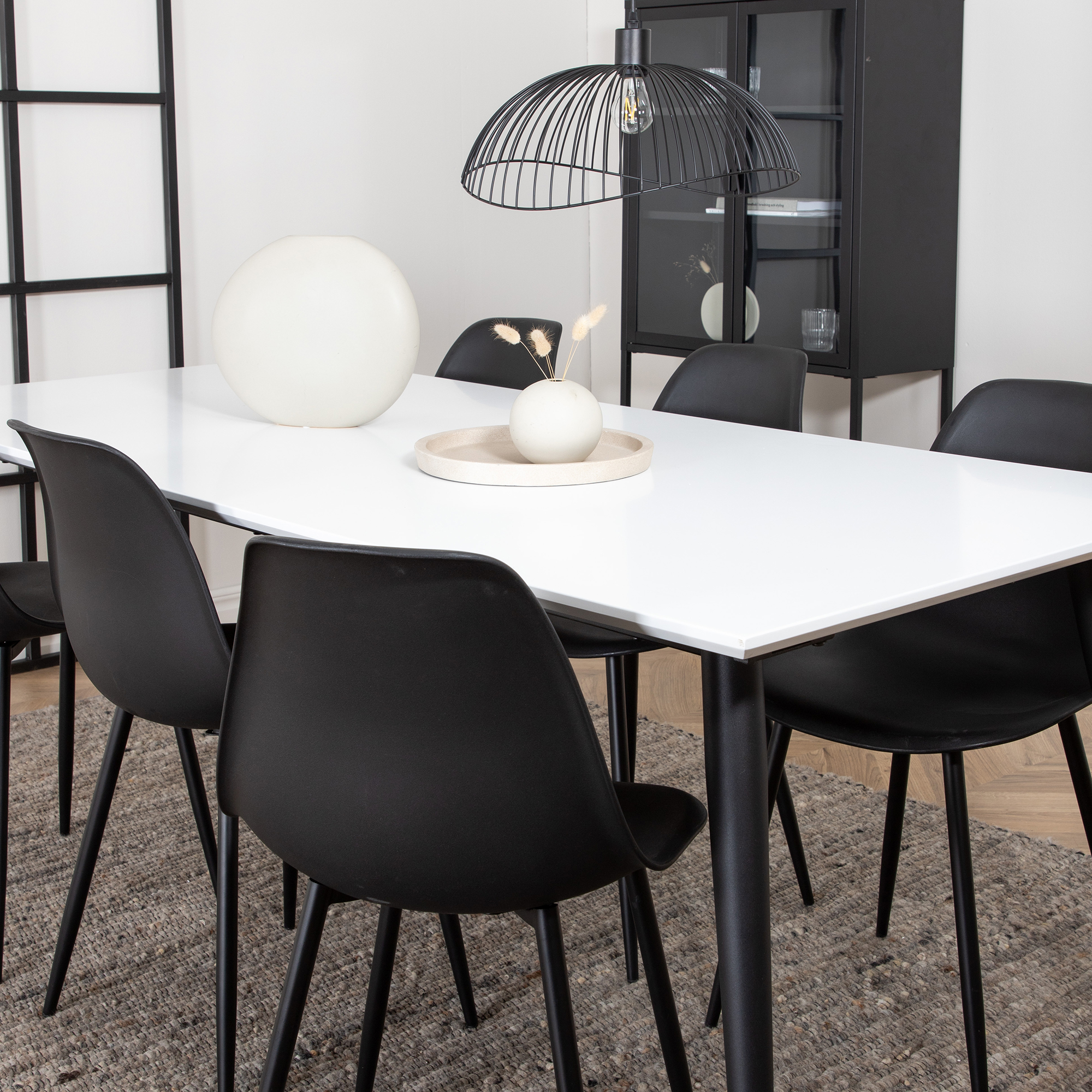 Matgrupp Venture Home Jolie med 6 Pobbie Stolar Järn