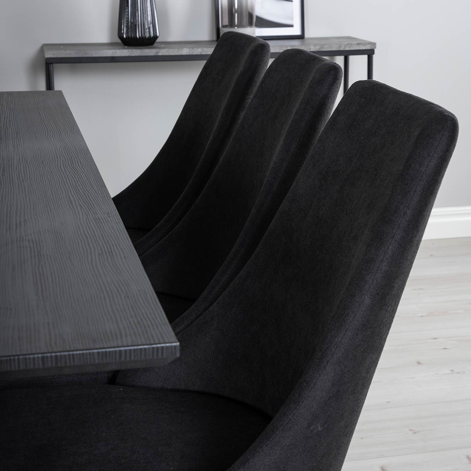 Marina Table - Black top /Leone Chair - Black Fabric_6 Svart/Svart/Valnöt