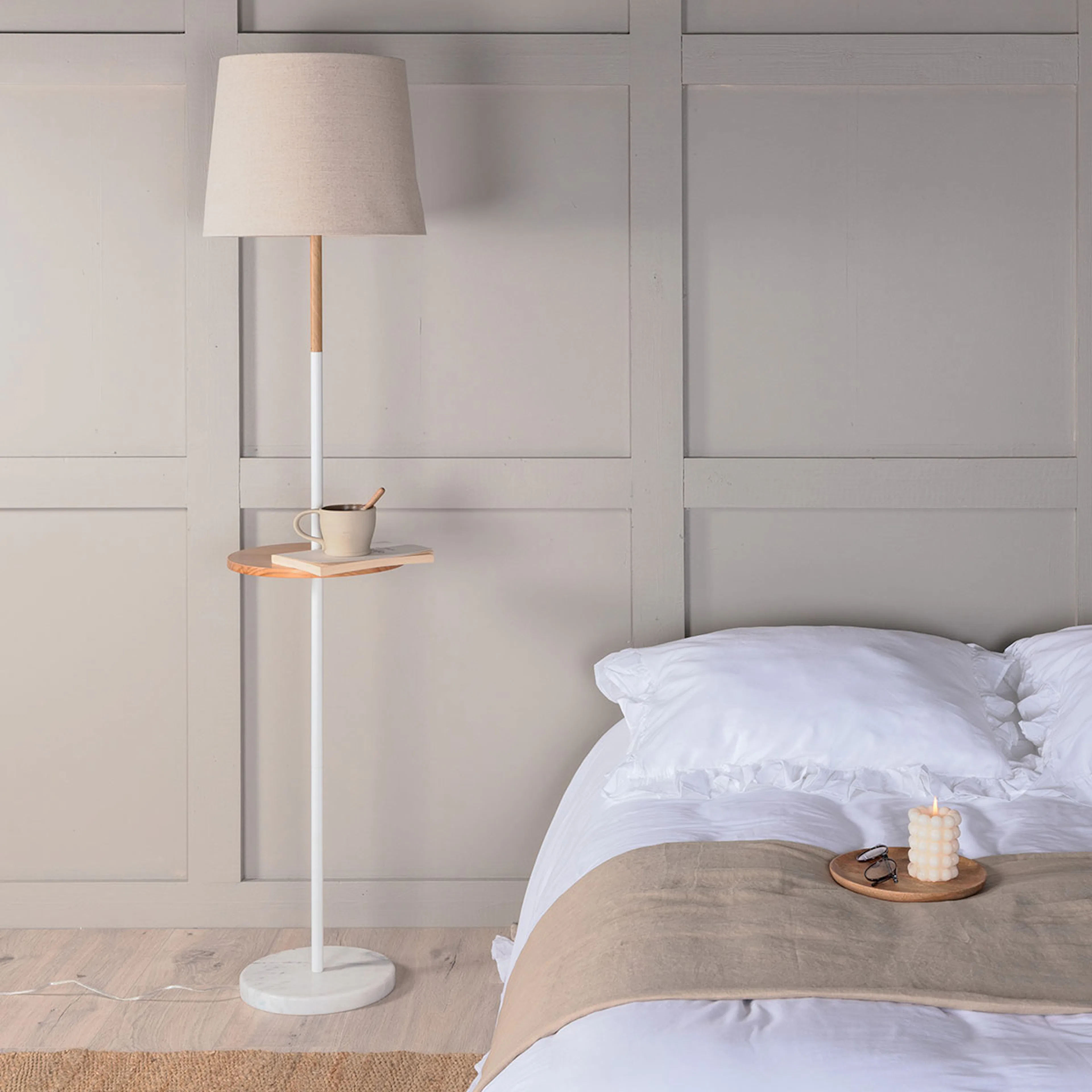 Golvlampa Venture Home Hattman