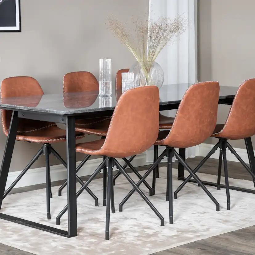 Matgrupp Venture Home Estelle med 6 Pobbie Stolar Konstläder