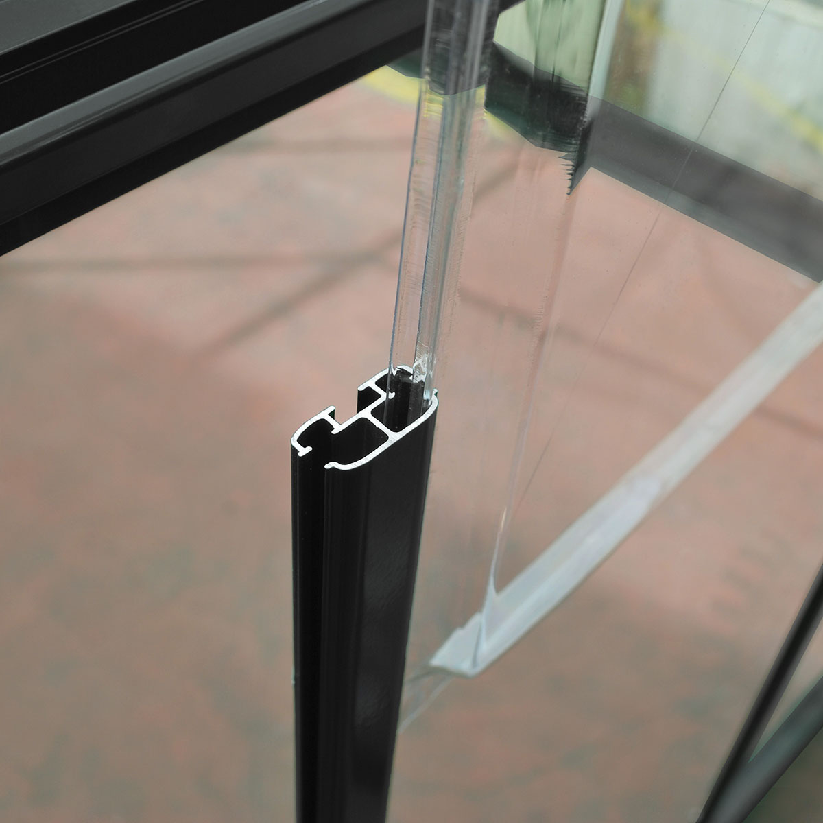 Växthus Canopia by Palram Harmony Aluminiumram med UV-Skyddad Polykarbonat & Ventilationsfönster, 2,3 m²