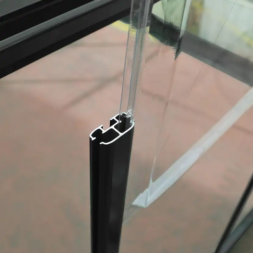 Växthus Canopia by Palram Harmony Aluminiumram med UV-Skyddad Polykarbonat & Ventilationsfönster, 2,3 m²