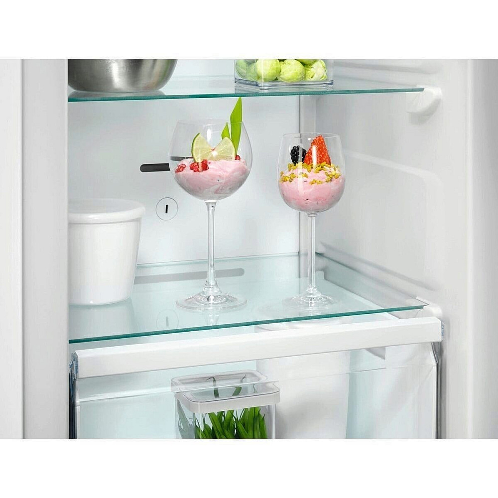 Integrerad Frysskåp AEG TB7NA181ES med NoFrost och Touchkontroll