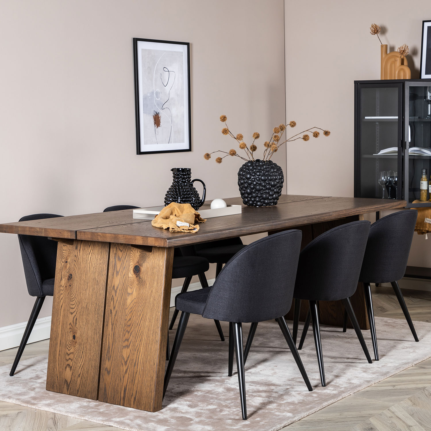 Matgrupp Venture Home Logger med 6 Velvet stolar