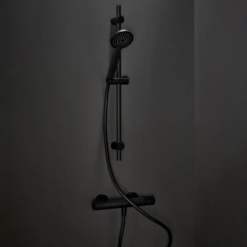 DUSCHSET GAIA SVART MATT Färg: Svart Matt