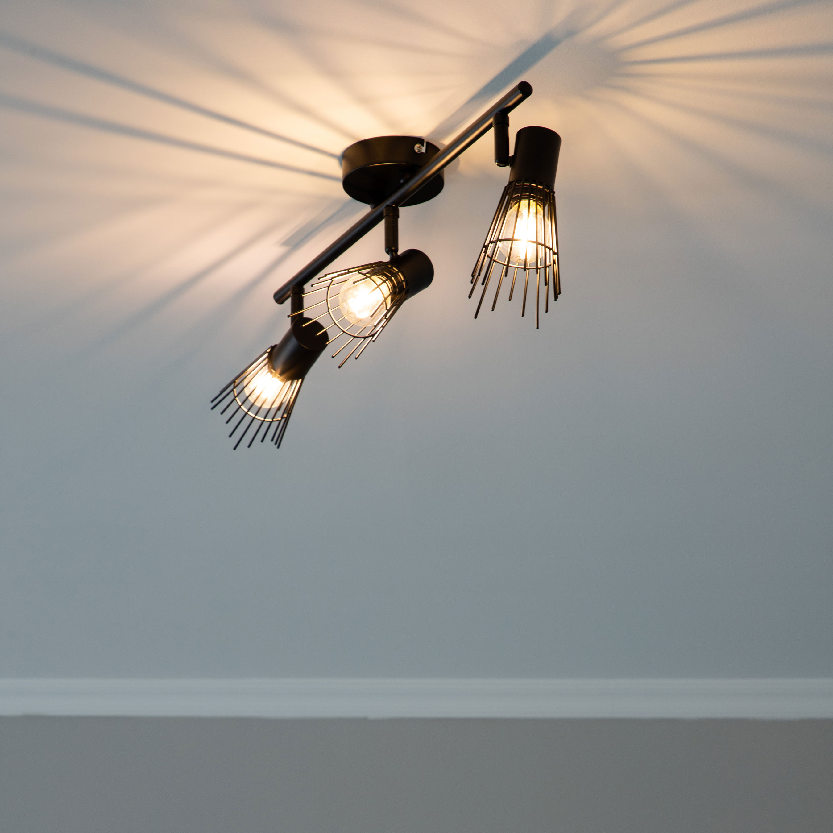 Vägglampa Venture Home Paris 3L