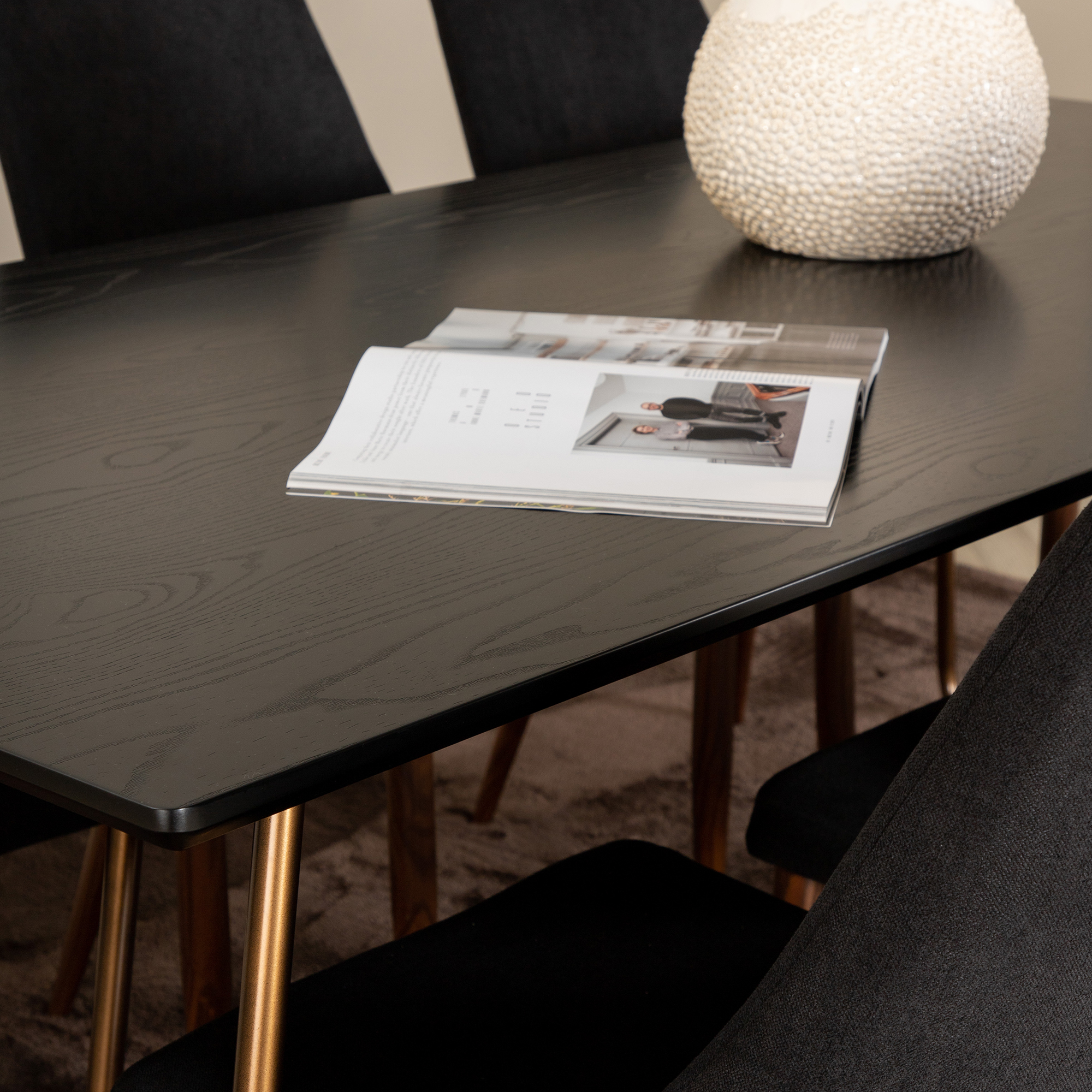 Matgrupp Venture Home Annika med 6 Laura Stolar