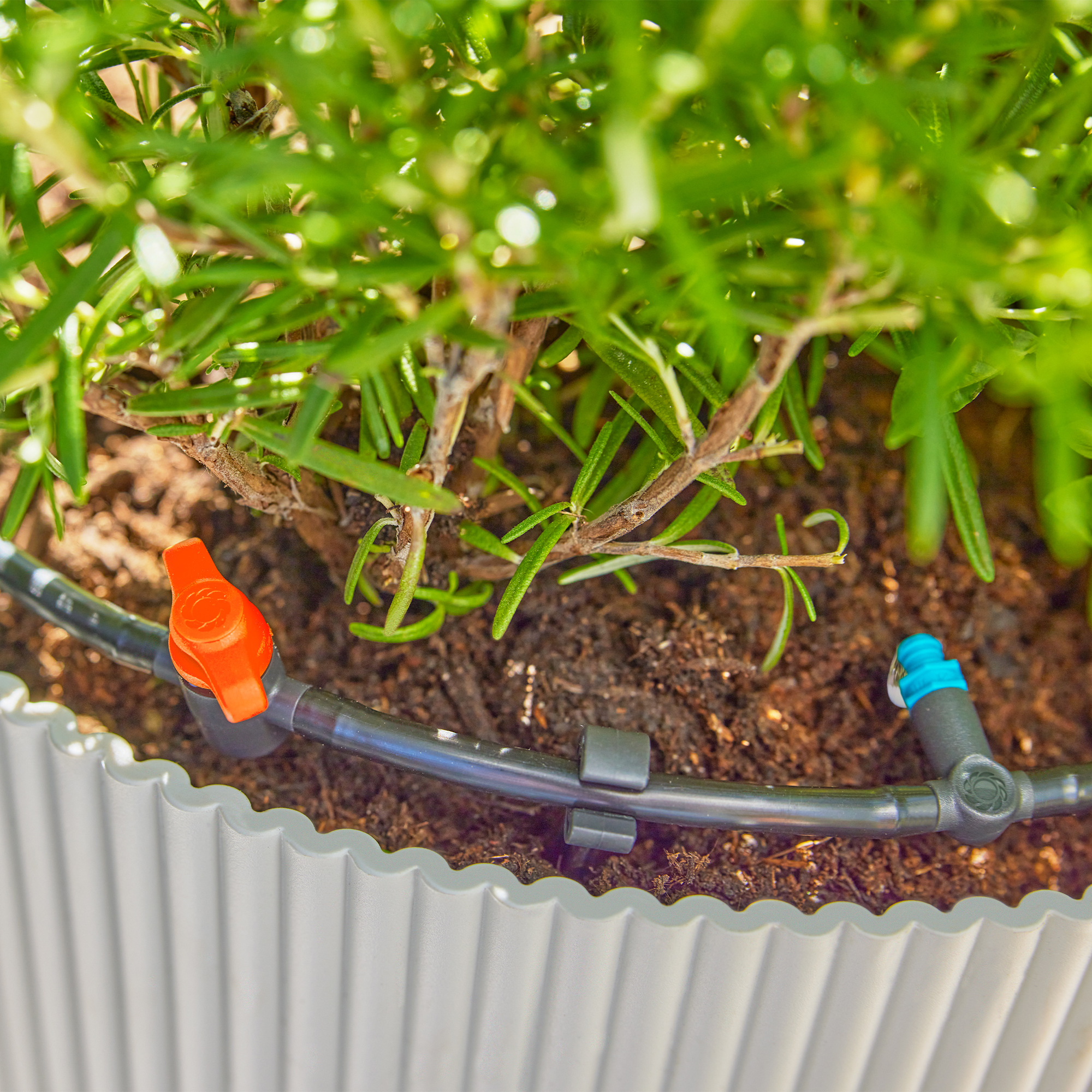 Micro-Drip Gardena Premiumpaket För Terrass med Vattenfördelare & Bevattningsdator