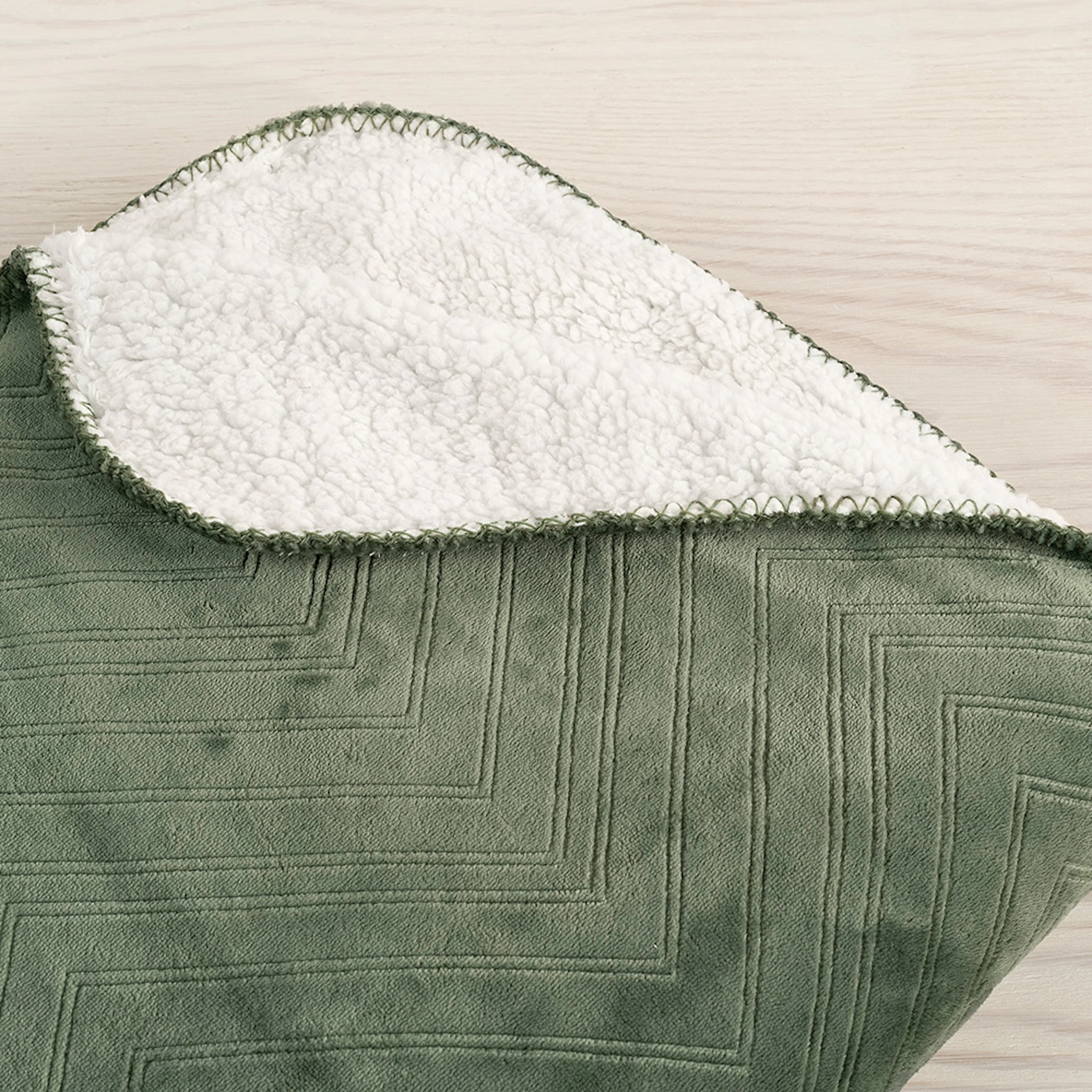 Pläd Borganäs of Sweden Sherpa