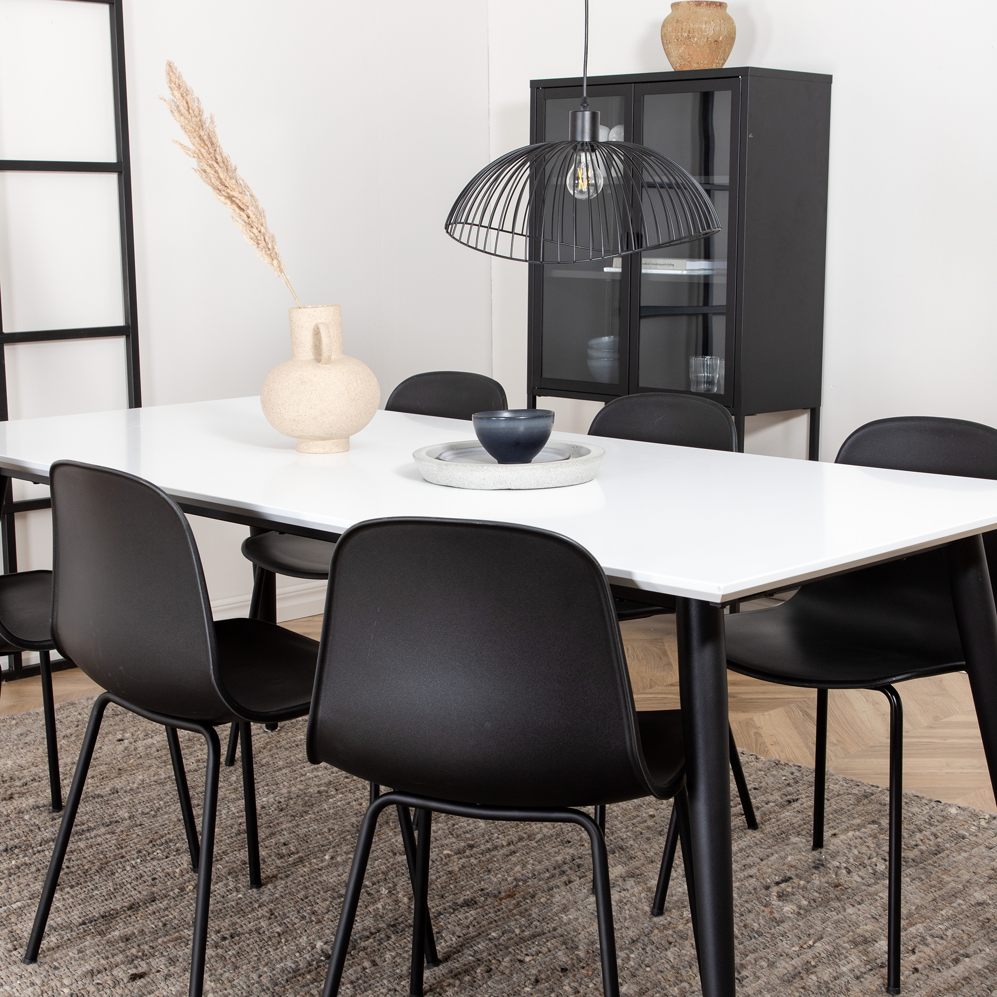 Matgrupp Venture Home Jolie med 6 Ardi Stolar