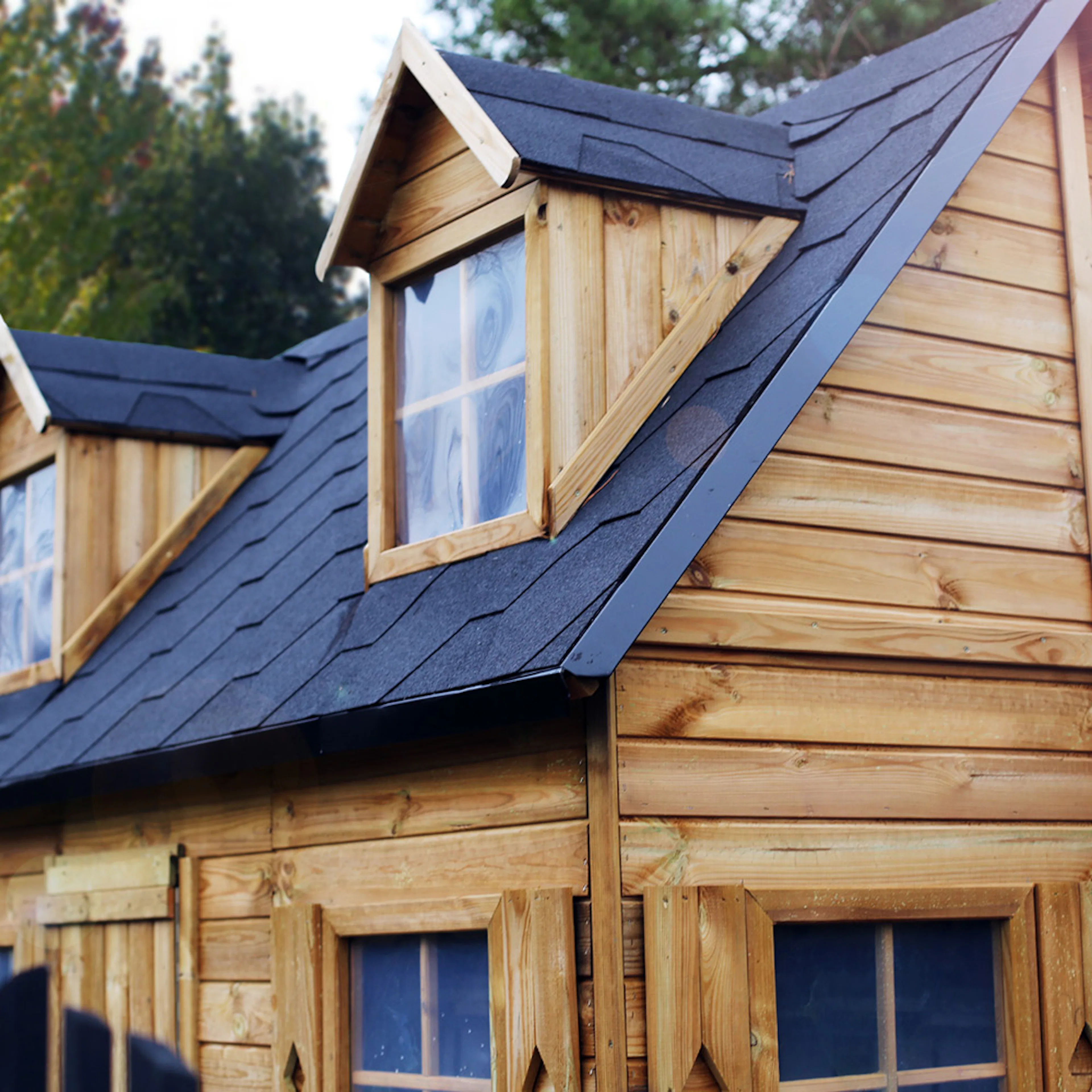 Lekstuga Jabo Milla 4m² Trästuga med Sadeltak