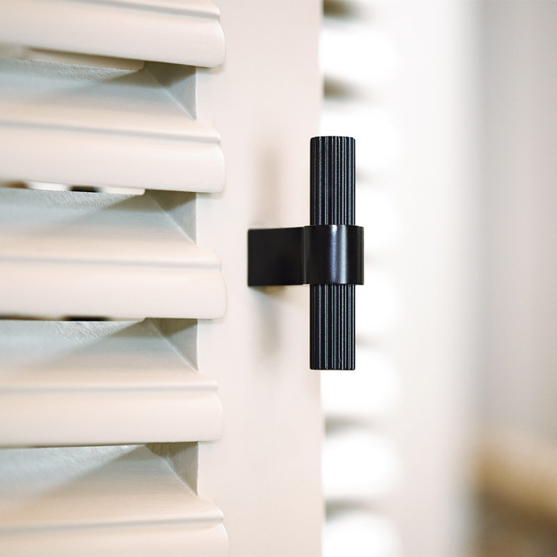 Knopp Beslag Design T Helix Stripe