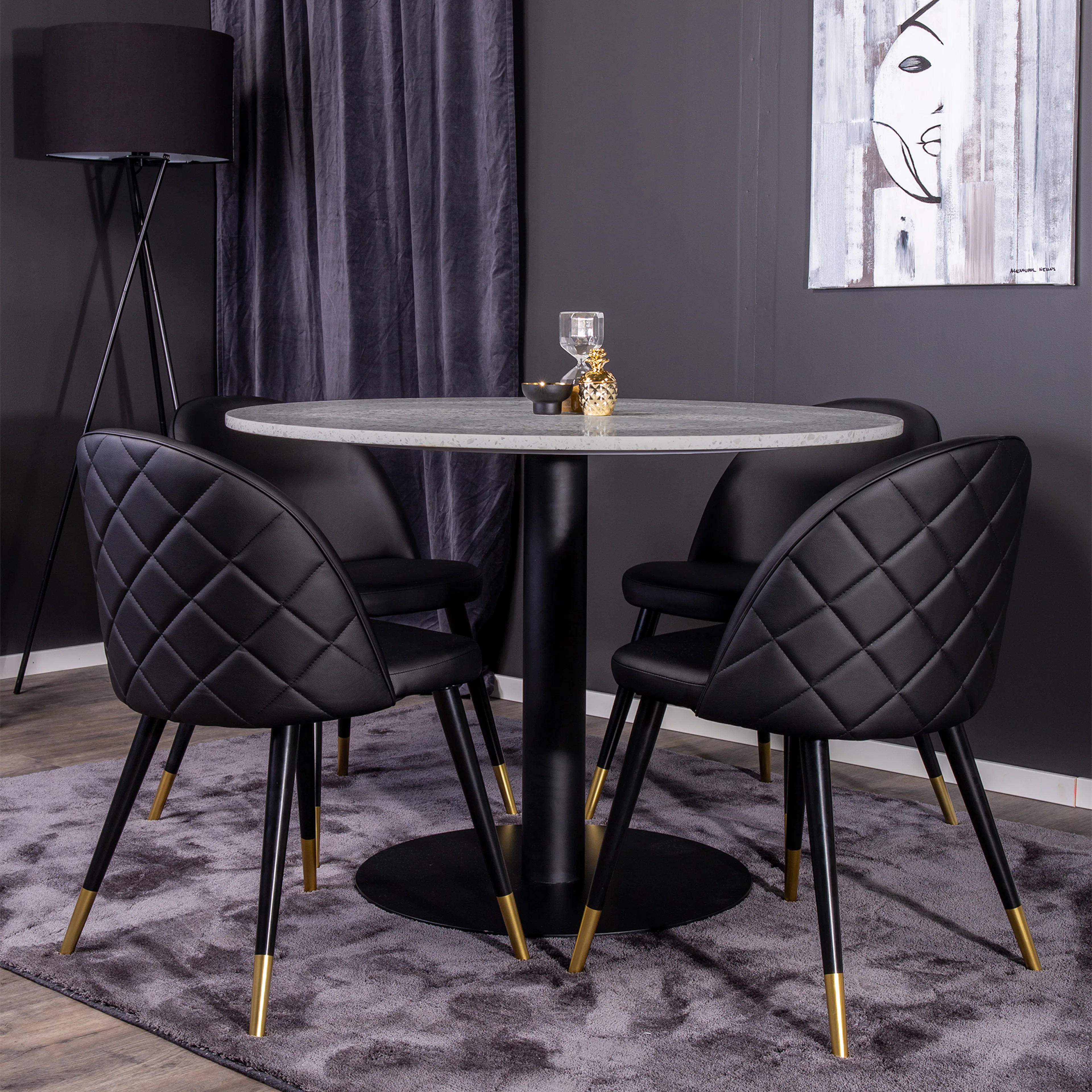 Matgrupp Venture Home Roxanna med 4 Valentina Stolar Läder