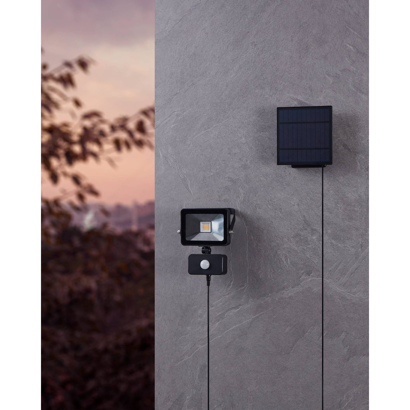 Solcellslampa Eglo Villagrappa med Sensor