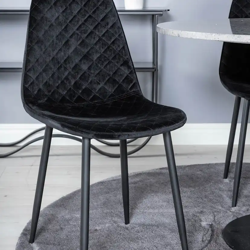 Matgrupp Venture Home Roxanna med 4 Phoi Stolar Runt