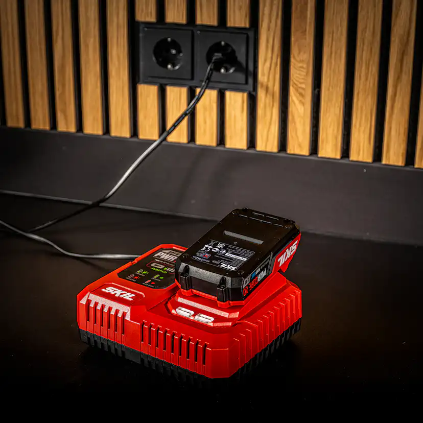 Batteri SKIL 45W PWRASSIST™ Med Laddare 3143 AA
