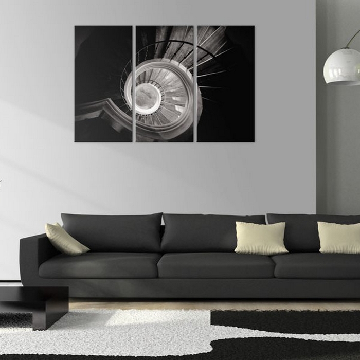 Tavla Arkiio Down A Spiral Staircase