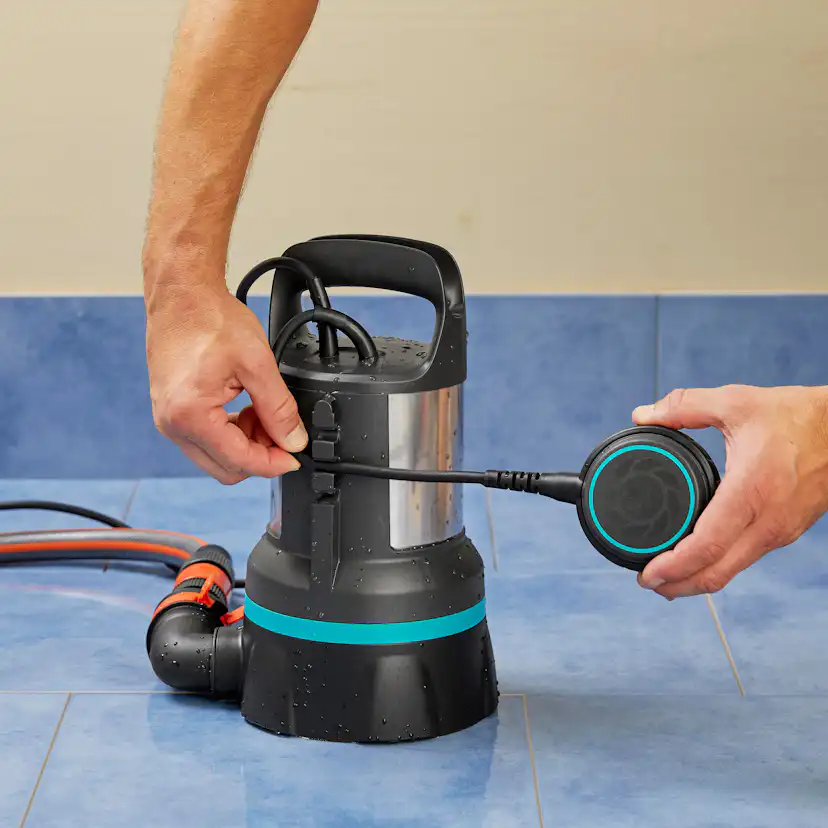 Dränkbar Pump Gardena 11000 för Rent Vatten