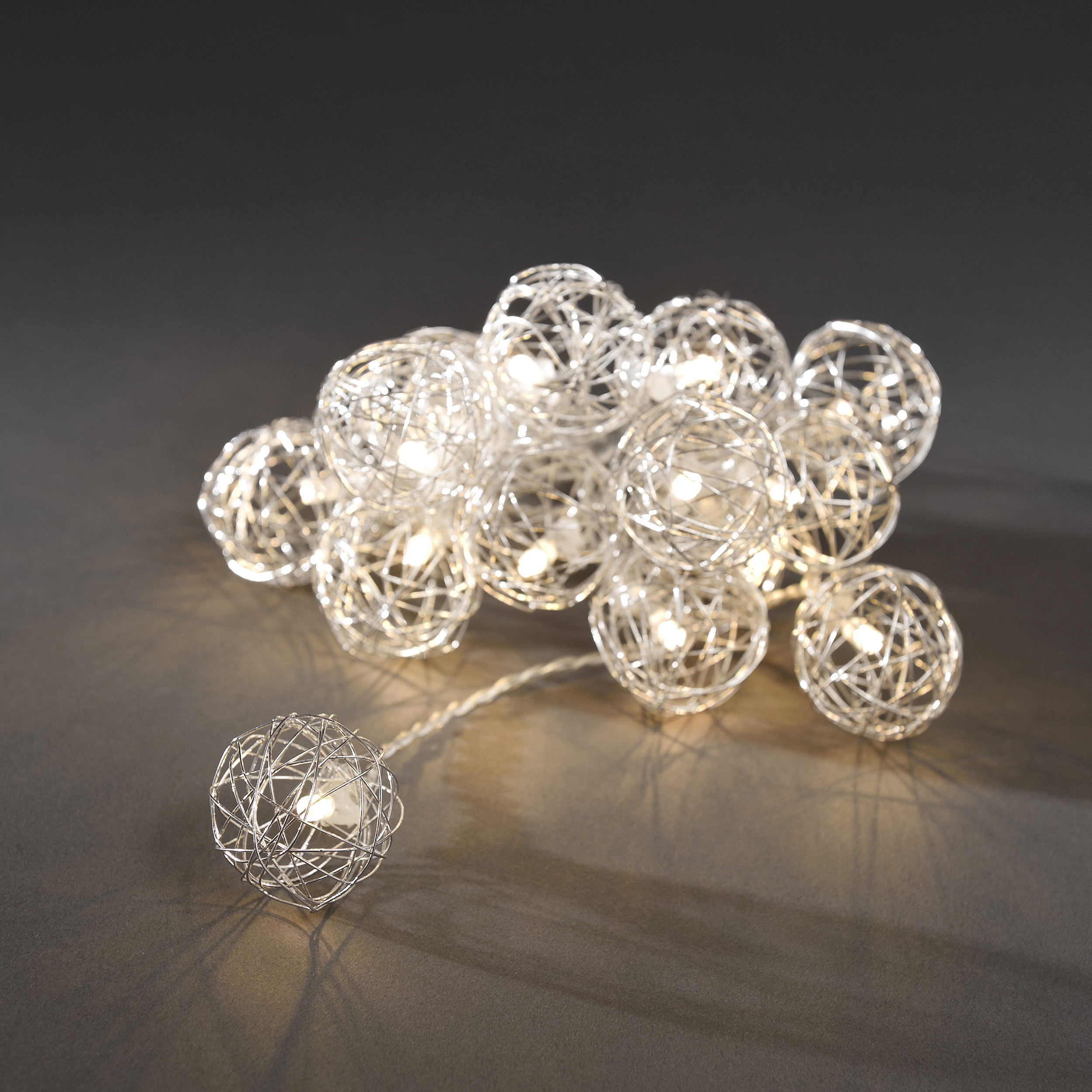 Ljusslinga Gnosjö Konstsmide Aluminiumbollar 16 Batteridriven