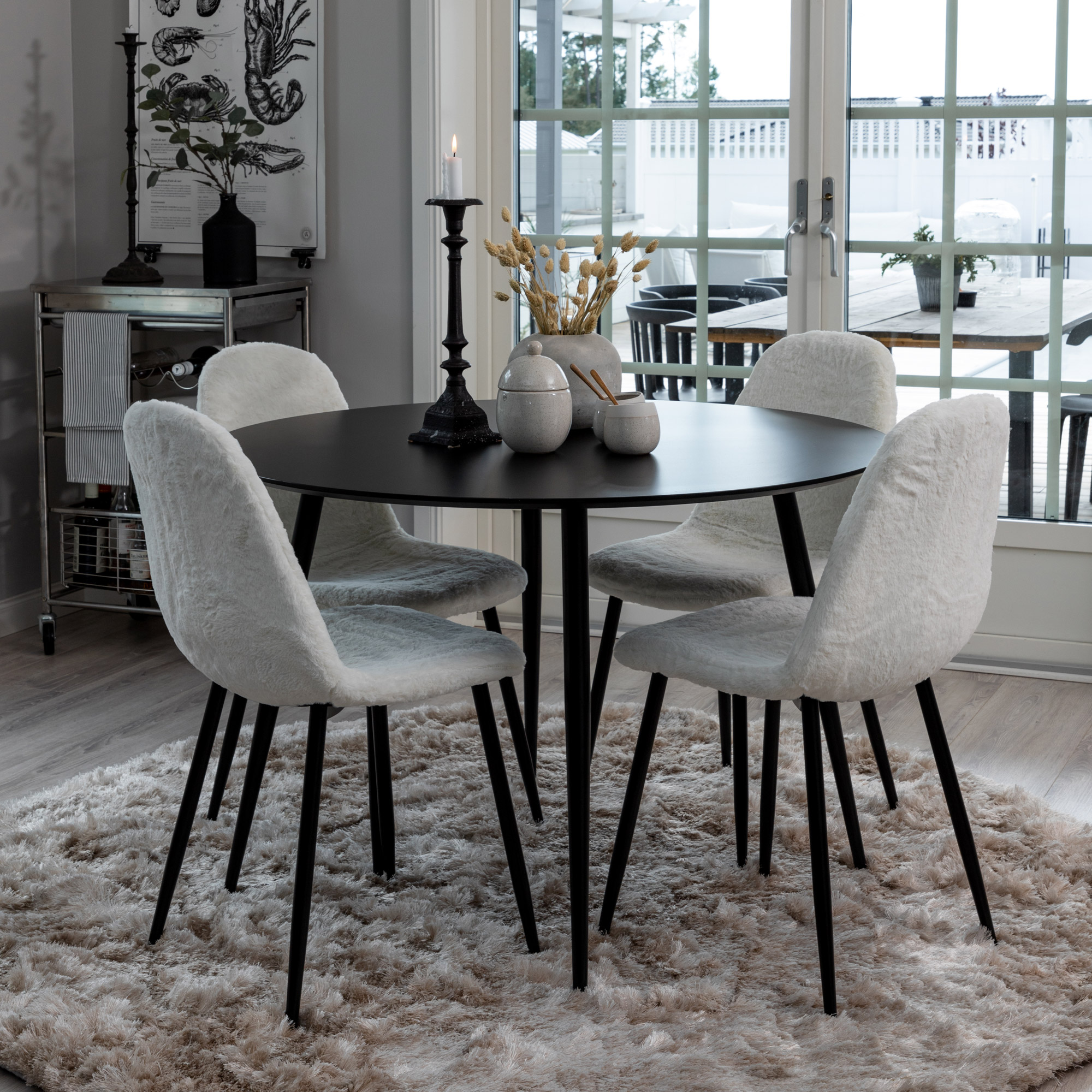 Matgrupp Venture Home Silvia med 4 Pooya Stolar