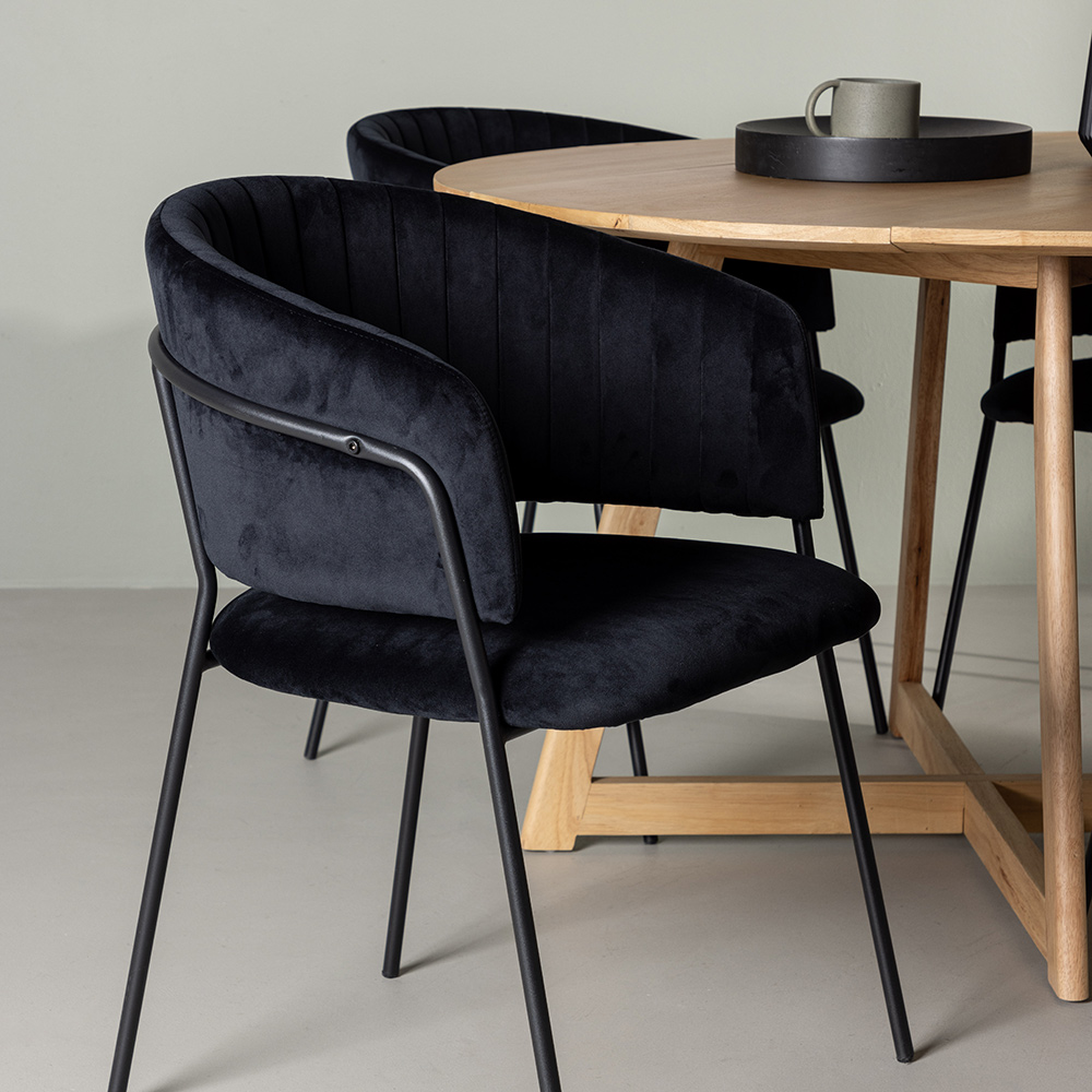 Matgrupp Venture Home Yakidon Ø120 cm med 4 st Selma stolar