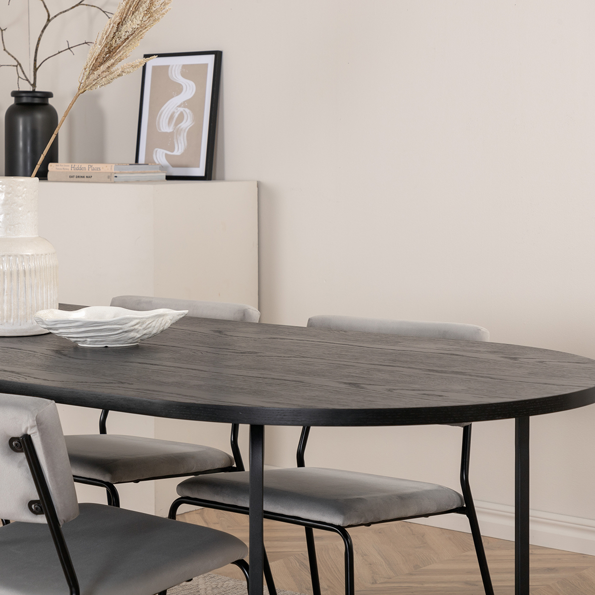 Matgrupp Venture Home San Francisco matbord och Kungshamn matstol