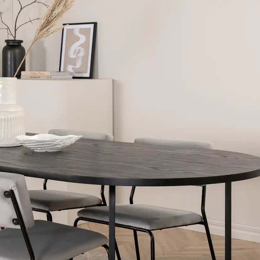 Matgrupp Venture Home San Francisco matbord och Kungshamn matstol