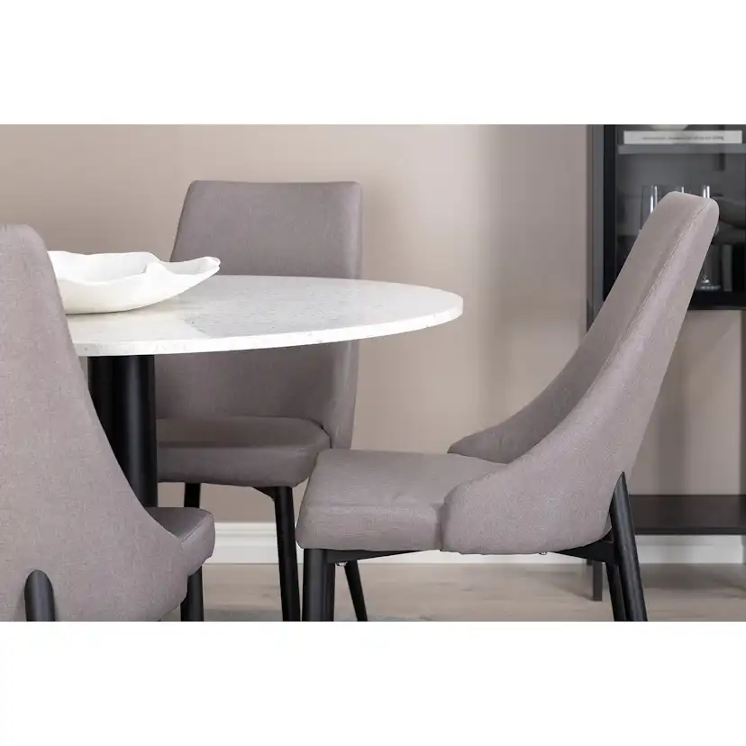 Matgrupp Venture Home Razzia med 4 Leone stolar