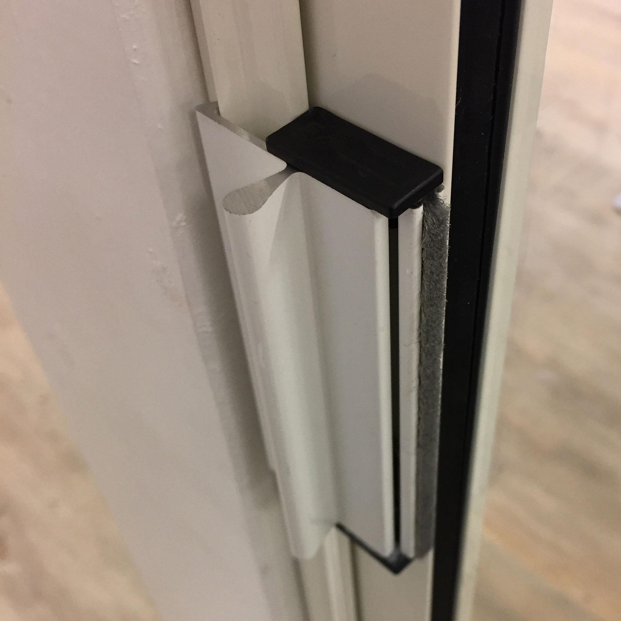 Landskap Skjutdörrsparti Stadig B2967 x H2000 - Svart Sommar Bredd: 2967 mm, Härdat glas, Svart, Grepphandtag