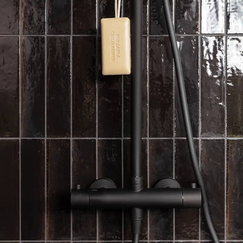 Kakel Marazzi Group Lume Svart 6x24 cm