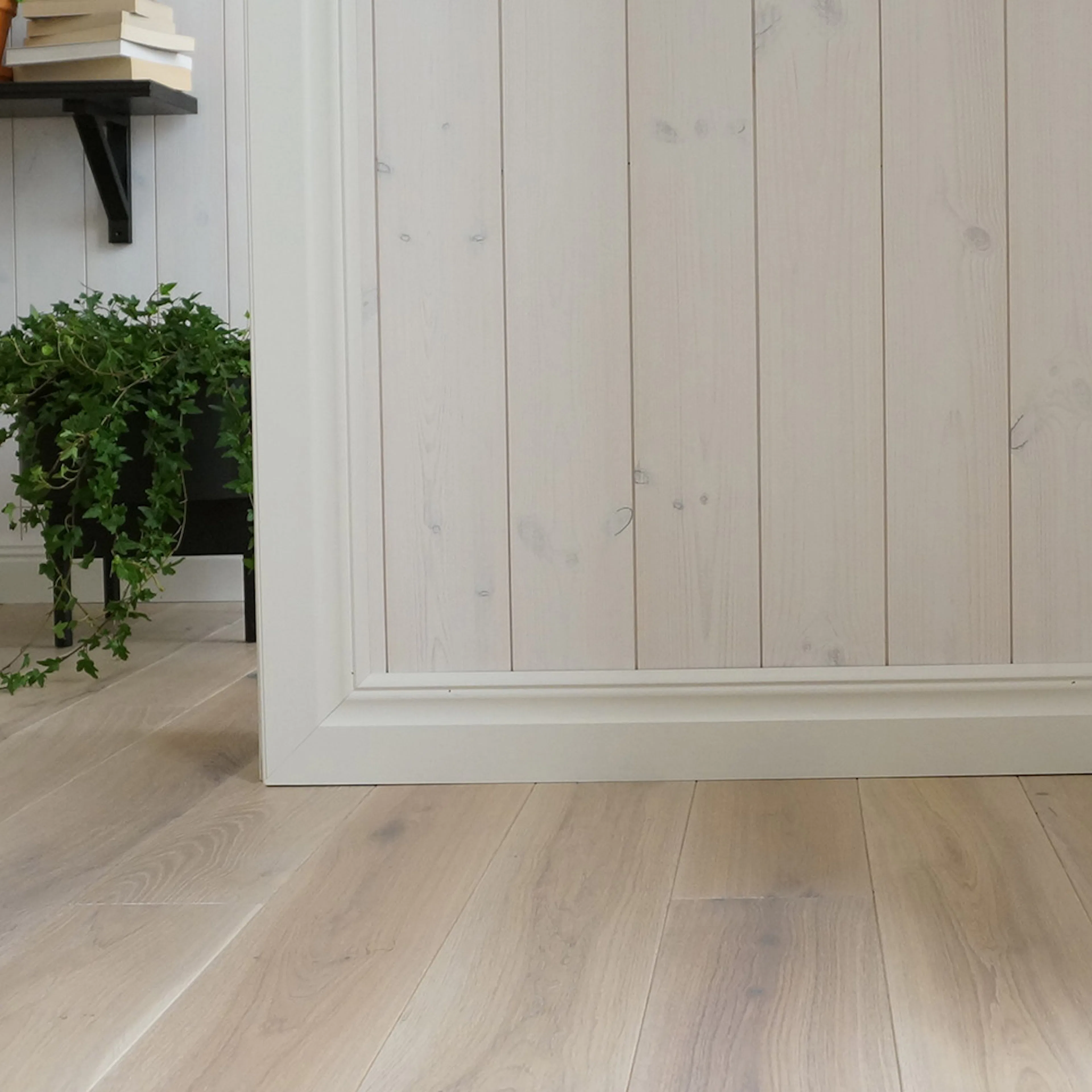 Foder Moelven Furu 15x69x2200 mm Antik Klara Vit S 0502-Y